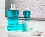 Commonly used mouthwash increases lactate-producing bacteria that lower saliva pH