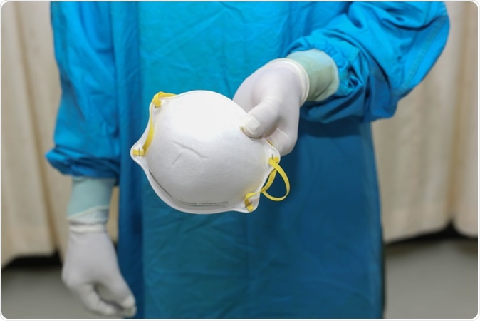 Study: Transmission of aerosols through pristine and reprocessed N95 respirators. Image Credit: Janthiwa Sutthiboriban / Shutterstock