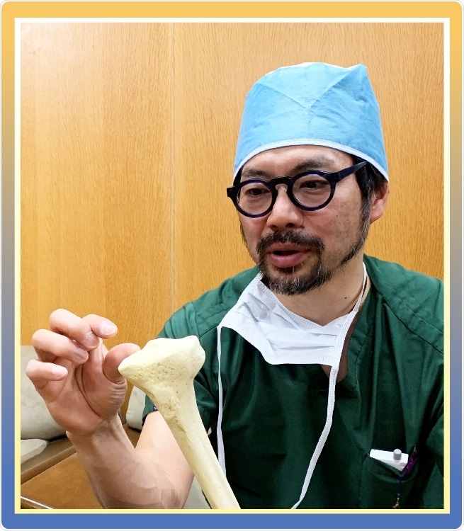 Pluripotent cells grown from osteoarthritic knee joint of elderly people