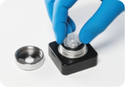 The base of the rotor is designed to completely support both chambers of the liner during centrifugation.