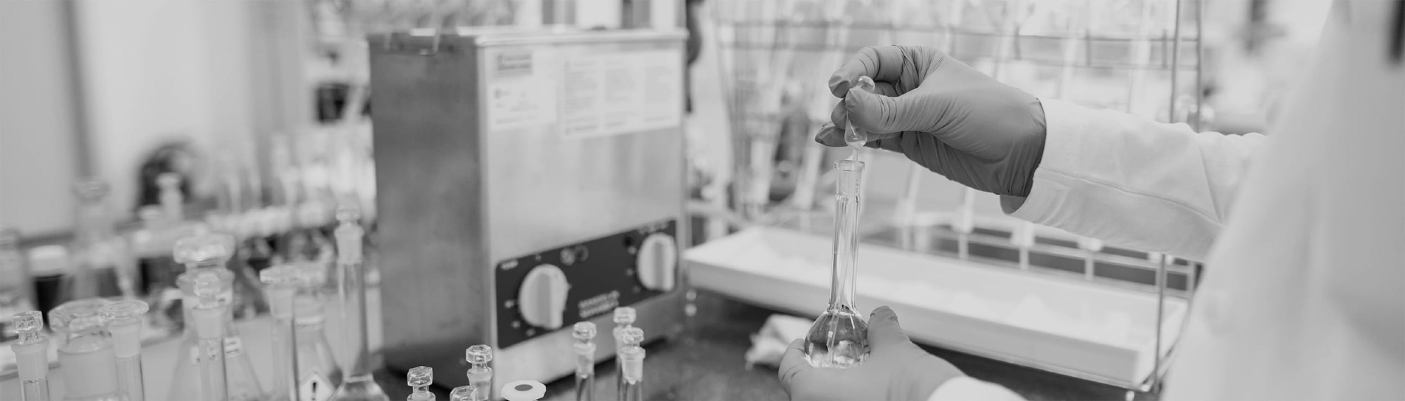 What are the pitfalls of flow chemistry according to academics and industry professionals?