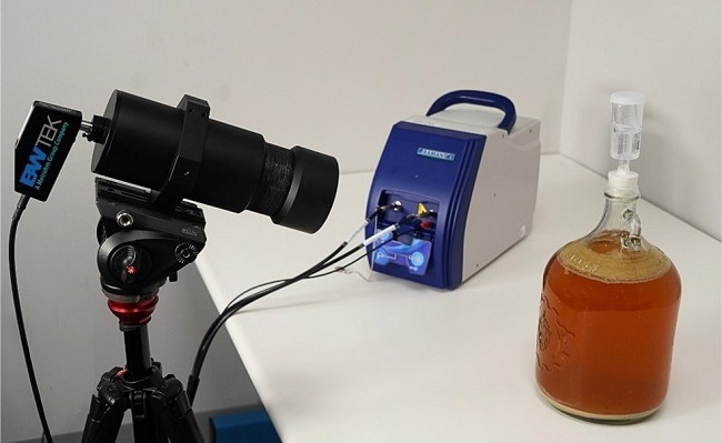 i-Raman EX coupled to an RTS202 stand-off lens.