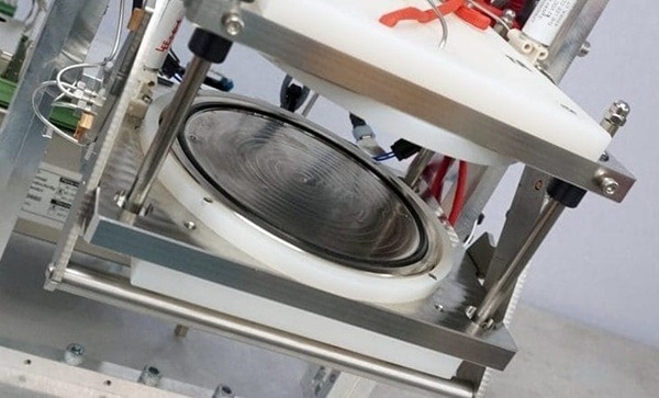 The MPA horizon self-sustaining membrane analyzer