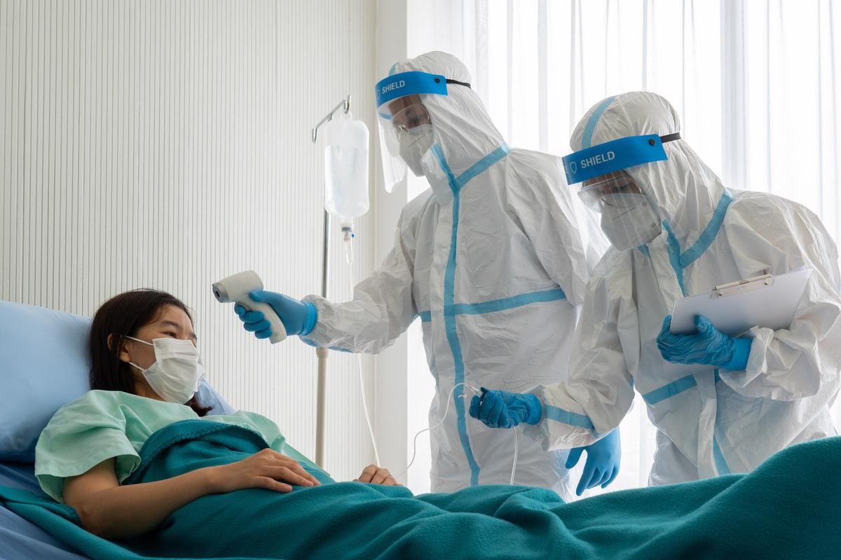 Study: A multiplex protein panel assay determines disease severity and is prognostic about outcome in COVID-19 patients. Image Credit: Plo/Shutterstock