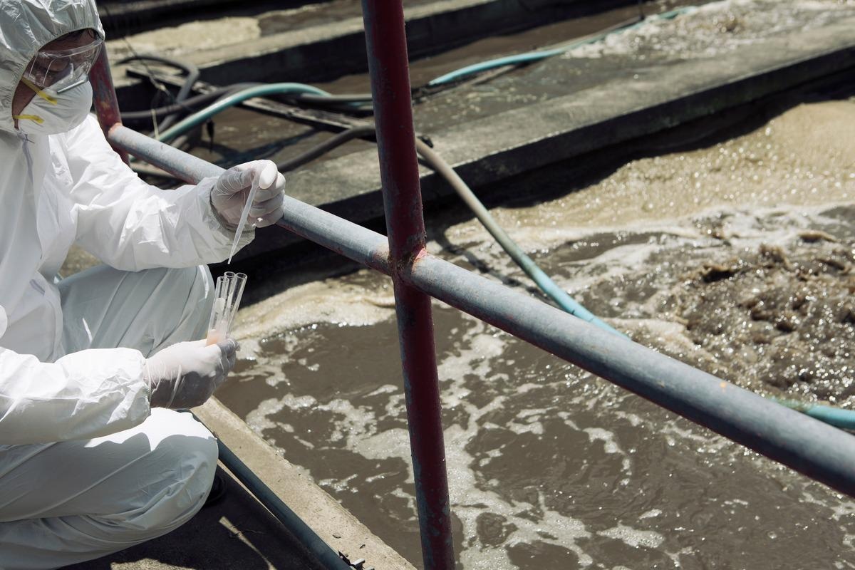 Study: Estimating Relative Abundance of 2 SARS-CoV-2 Variants through Wastewater Surveillance at 2 Large Metropolitan Sites, United States. Image Credit: boonchoke/Shutterstock