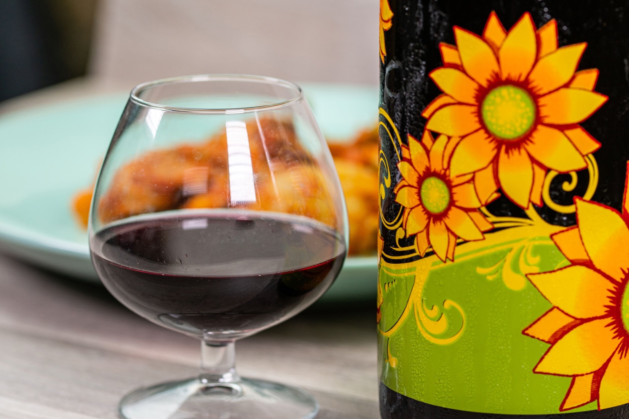 Review: Moderate Wine Consumption and Health: A Narrative Review. Image Credit: Manoph /Shutterstock