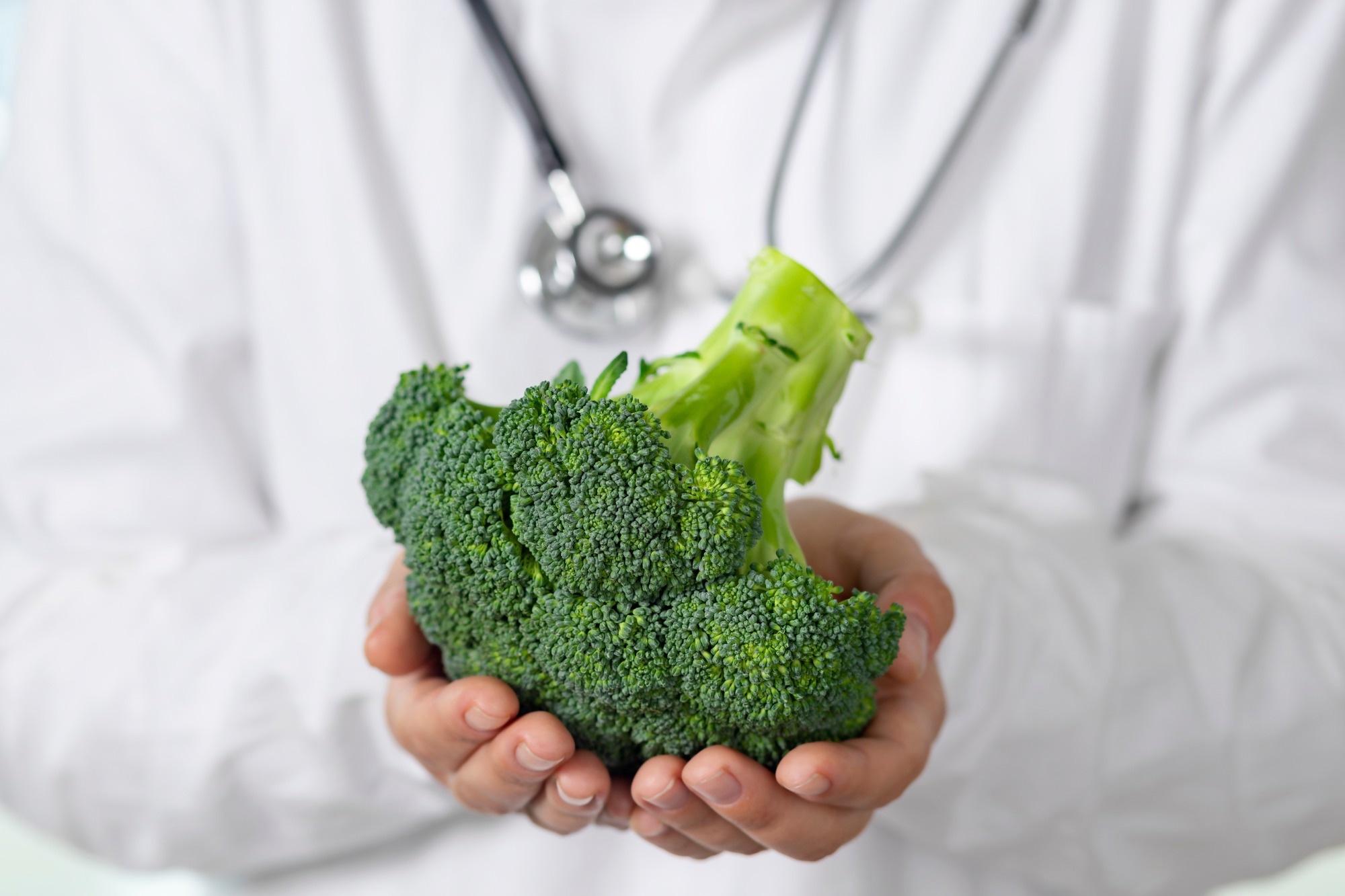 Review: Broccoli Consumption and Risk of Cancer: An Updated Systematic Review and Meta-Analysis of Observational Studies. Image Credit: KucherAV / Shutterstock