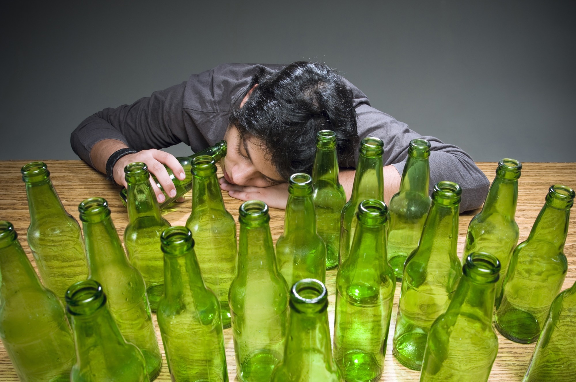Study: Effectiveness of genetic feedback on alcohol metabolism to reduce alcohol consumption in young adults: an open-label randomized controlled trial. Image Credit: Guayo Fuentes / Shutterstock