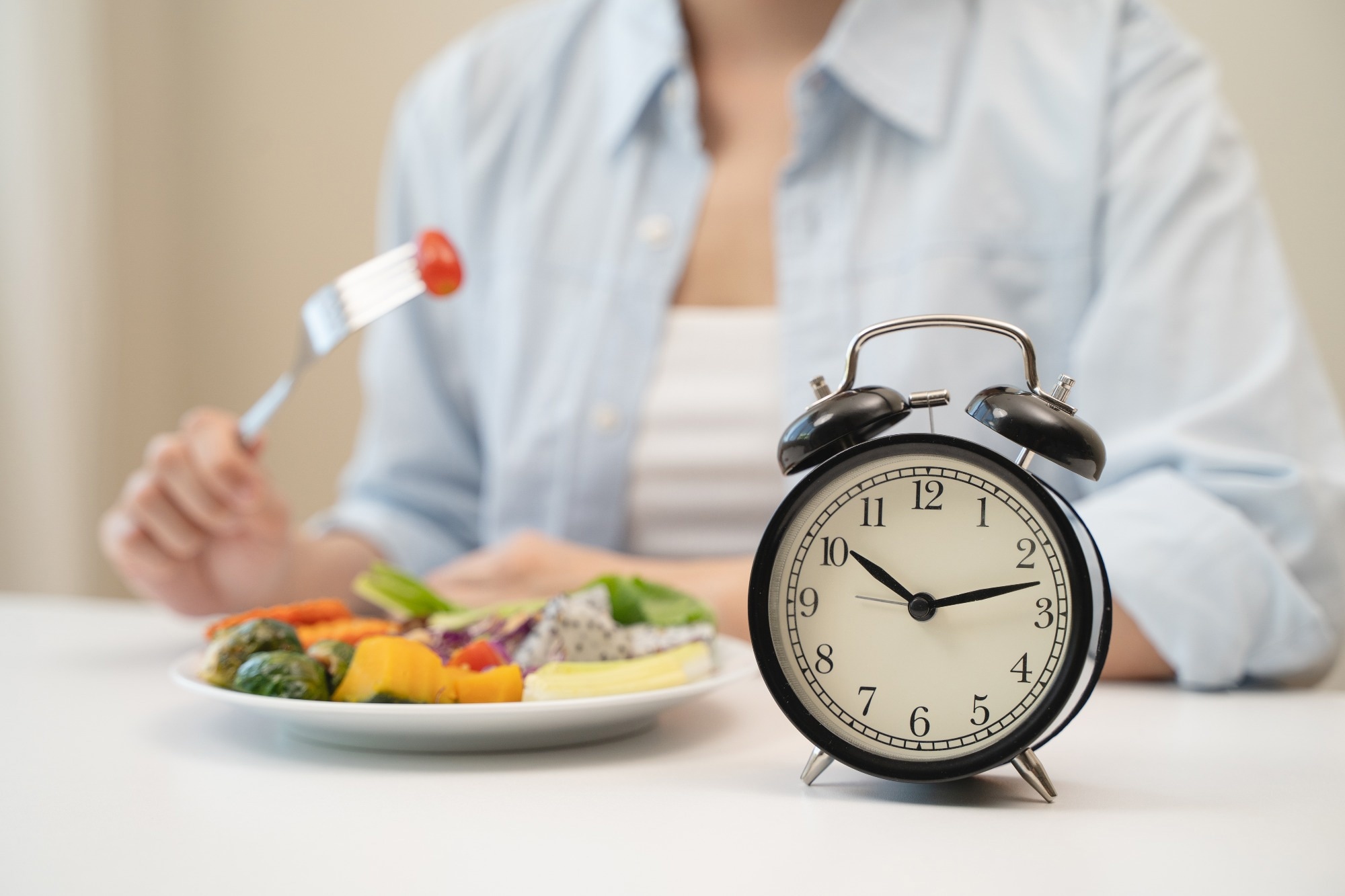 Study: Meal Timing and Anthropometric and Metabolic Outcomes. Image Credit: Pormezz / Shutterstock.com