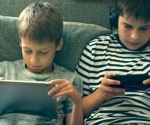 Excessive screen time linked to manic symptoms in teens